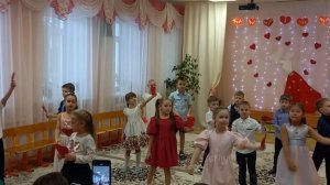 танец для мам в детском саду.  день мамы