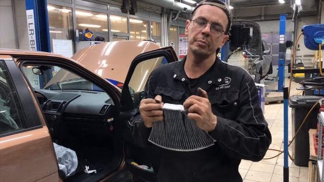 Фрилендер 2 L359 | Салонный фильтр | Как заменить своими руками | Сервис Ленд Ровер в Москве LRBRO смотреть онлайн