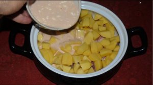 Нежная куриная грудка с картошкой в духовке со сметаной. Ммм... вкуснятина.