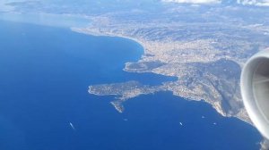 Easyjet flight over Nizza (NCE) Airport