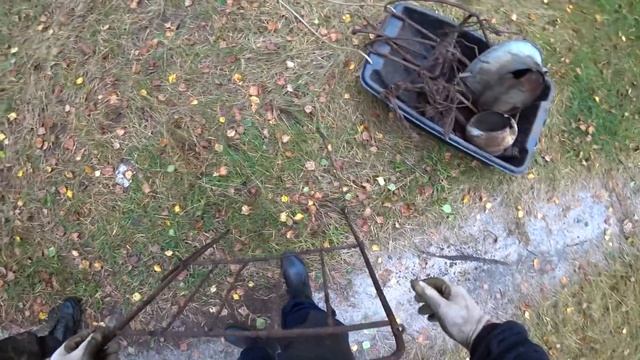 ЭТИ ГОРШКИ СВЕЛИ МЕНЯ С УМА! ШУРФАНУЛИ ДОМОВУЮ ЯМУ С МЕТАЛЛОМ А ТАМ? смотреть онлайн