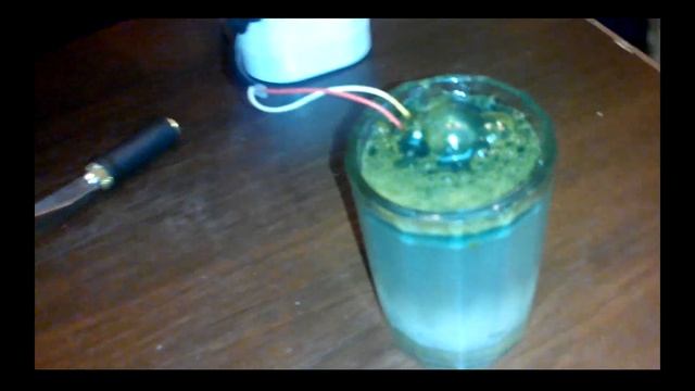 Очистка монет с помощью тока , cleaning old coins (1 видео) смотреть онлайн