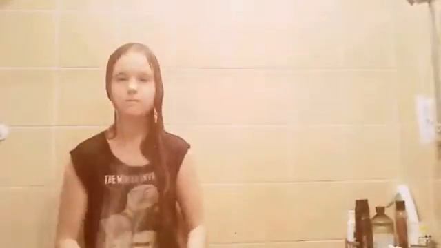 Вызов принят😎 Моемся в ванне вдвоем😆😊 смотреть онлайн