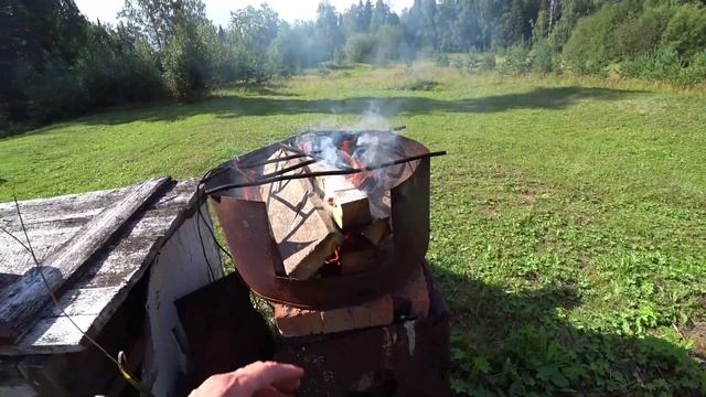 День на природе. Суп из грибов. Собрали три ведра черники.