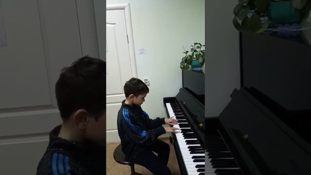 Лосев Михаил читает стихотворение маме и исполняет "Танец", "На заводе" смотреть онлайн