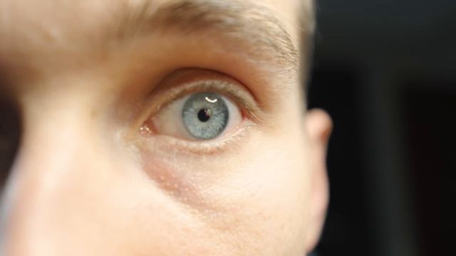 The BEST Desk Setup to Reduce Eye Strain смотреть онлайн