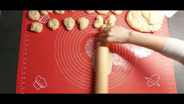 Домашня випічка. Рогалики з згущеним молоком смотреть онлайн