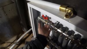 Обвязка коллектора отопления за 30 сек.*