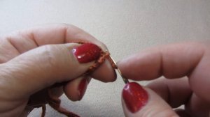 Интересный мотив змейка с завитком для ирландского кружева.  Вяжем вместе красиво и легко..mp4