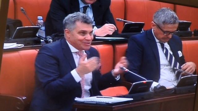 Шест амбасадори заминуваат во мисија во празни Амбасади со години, меѓу нив Тел Авив смотреть онлайн