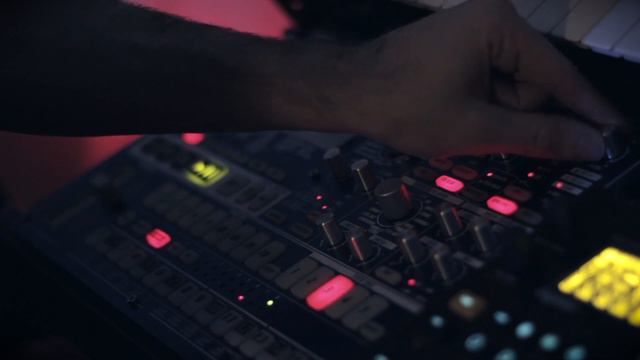 Let Me Fall Slowly | Korg EMX-1 | Ambient, IDM смотреть онлайн