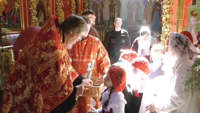 Христос воскресе из мертвых, смертию смерть поправ,...