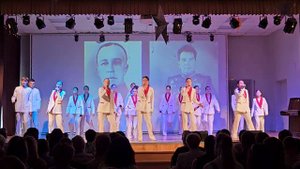 Эстрадный хор "Весёлая компания" - Русские маяки