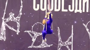 Ксения Алиева - воздушные ремни и стропы соло без подъема