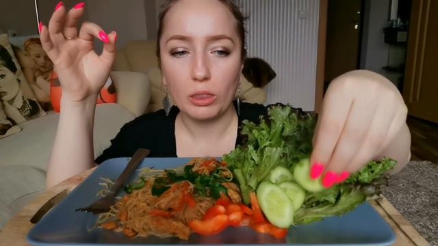 Мукбанг / Фунчоза со свининой и овощами / ОТВЕЧАЮ НА ВОПРОСЫ