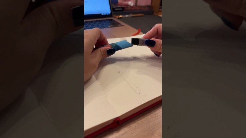 Битва ластиков #творчество #рисование #вдохновение #юмор #художник #ластик