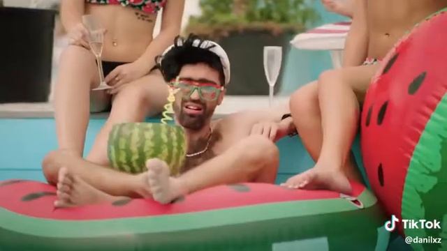 Покорила мне Панда смотреть онлайн