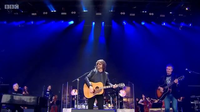 When I Was A Boy Jeff Lynne's ELO Live with Rosie Langley and Amy Langley, Glastonbury 2016 смотреть онлайн