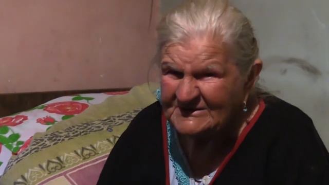 В Шымкенте обманутая пенсионерка вынуждена просить милостыню смотреть онлайн