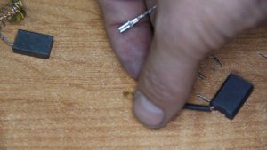 Где Покупать И Как подобрать Угольные Щетки для Китайского Инструмента