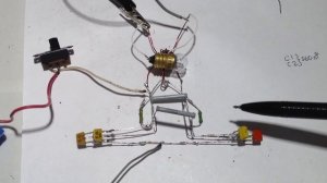 Двухтактный генератор на кт315.Какую мощность можно снять с включением транзисторов в параллель.