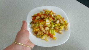 Салат из пекинской капусты с курицей