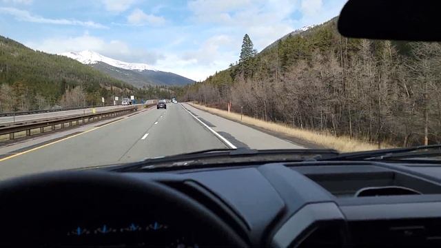 7.3 Godzilla Ford F-250 vs 2024 6.6 L8T Chevy 2500 HD..Pt 3..WB Ike ascent... Battle in the Rockies смотреть онлайн