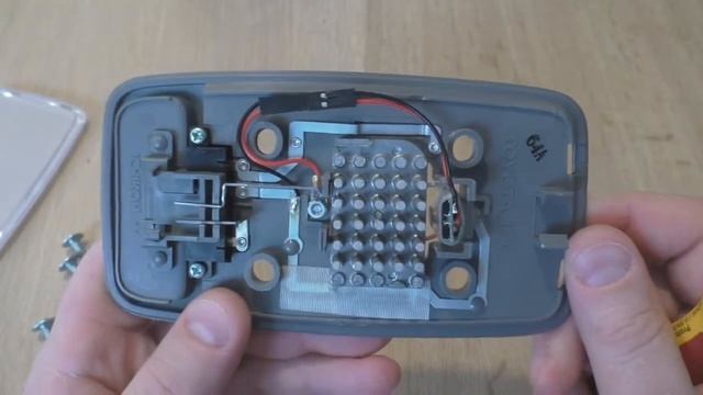 Доработка освещения в багажнике на Toyota Land Cruiser 100 смотреть онлайн