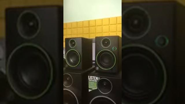 Loa monitor Mackie CR3 смотреть онлайн