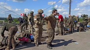 Украинские боевики массово сдались в плен, полностью освободив катакомбы завода "Азовсталь"