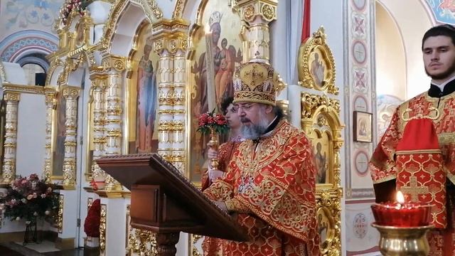 Преосвященнейший Герман епископ Сочинский и Туапсинский огласил Пасхальное Патриаршее послание.