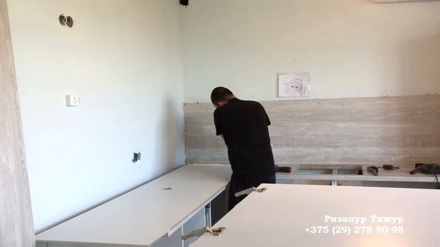 монтаж пристенной панели