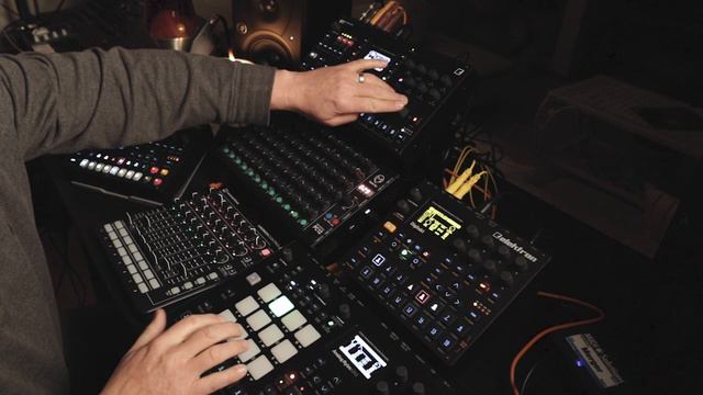 DAWless Live Jam | Live Techno Jam on Elektron Octatrack ,Analog Rytm, Digitakt, and Digitone. смотреть онлайн