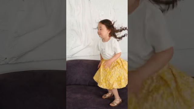 Летняя юбка-баллон солнечного и жизнерадостного цвета «Желтые цветы» из коллекции. смотреть онлайн