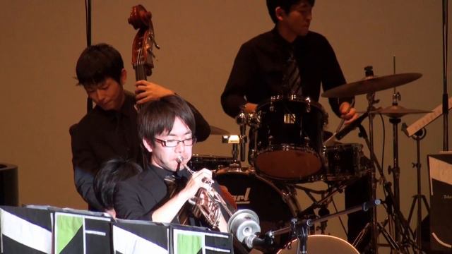 Walkin' Tiptoe / Bert Joris смотреть онлайн