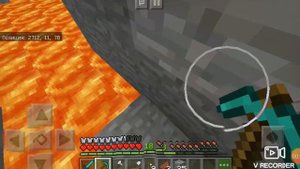 Выживаю в Minecraft Упал в шахту и нашёл алмазы под лавой