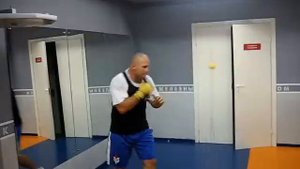 тенннисный мяч на растяжке Владимир Крутоус