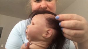 УРОКИ РЕБОРНИНГА . КУКЛЫ РЕБОРН. HOW TO MAKE YOUR REBORN DOLL. УРОК 12 . ПРОШИВАЕМ ВОЛОСЫ РЕБОРНУ .