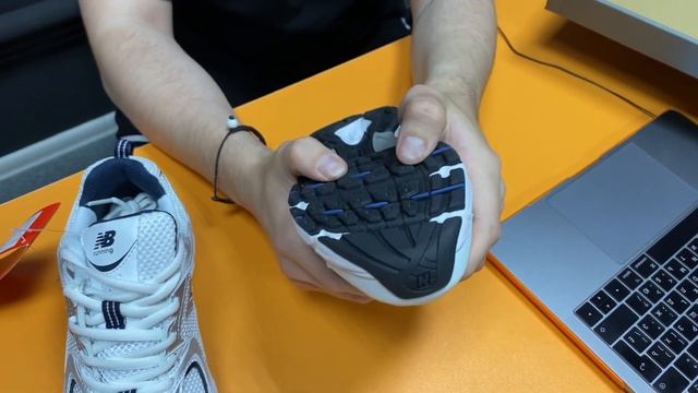 ОБЗОР НА КРОССОВКИ NEW BALANCE 530 ЖЕНСКИЕ/ КРОССОВКИ И НОСОЧКИ смотреть онлайн