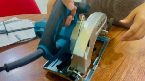 Makita HS7010 Circular Saw /1600W.