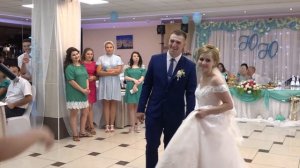 сестра читает рэп на свадьбе брата