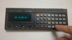 Микрокалькулятор "Электроника МК-52". Расчет диполя. Программирование.