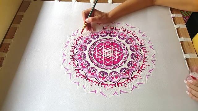 Mandala " Sri Yantra " silk painting , time-lapse ( Мандала "Шри Янтра" ,роспись по шёлку) смотреть онлайн