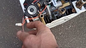 Газовая колонка Нобель с гидрогенератором не зажигается.