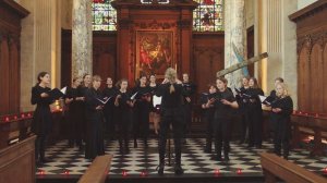 Anna Lapwood conducts Eric Whitacre's Seal Lullaby - Pembroke College Girls' Choir
