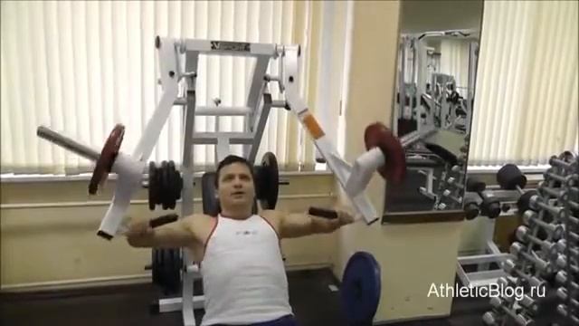 жим +от груди в тренажере  Упражнение для мышц груди  Обучающее видео