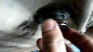 Проверяем уровень масла в коробке 5hp18.avi