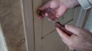 Простейшая ручка на дверь из бутылки за 5 минут