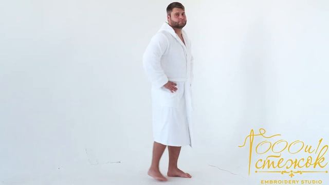 Мужской махровый халат с капюшоном (Белый) - 1000 и 1 стежок смотреть онлайн