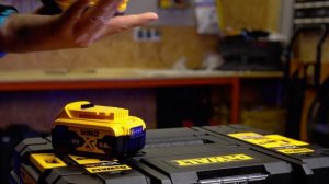 DeWALT DCG409 FlexVolt Advantage - bezszczotkowa szlifierka kątowa
